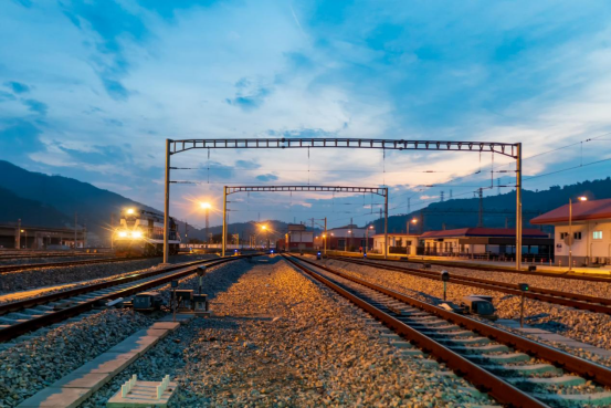 Sea-Rail Intermodal Transport Drives International Logistics from Smoothness to Optimization